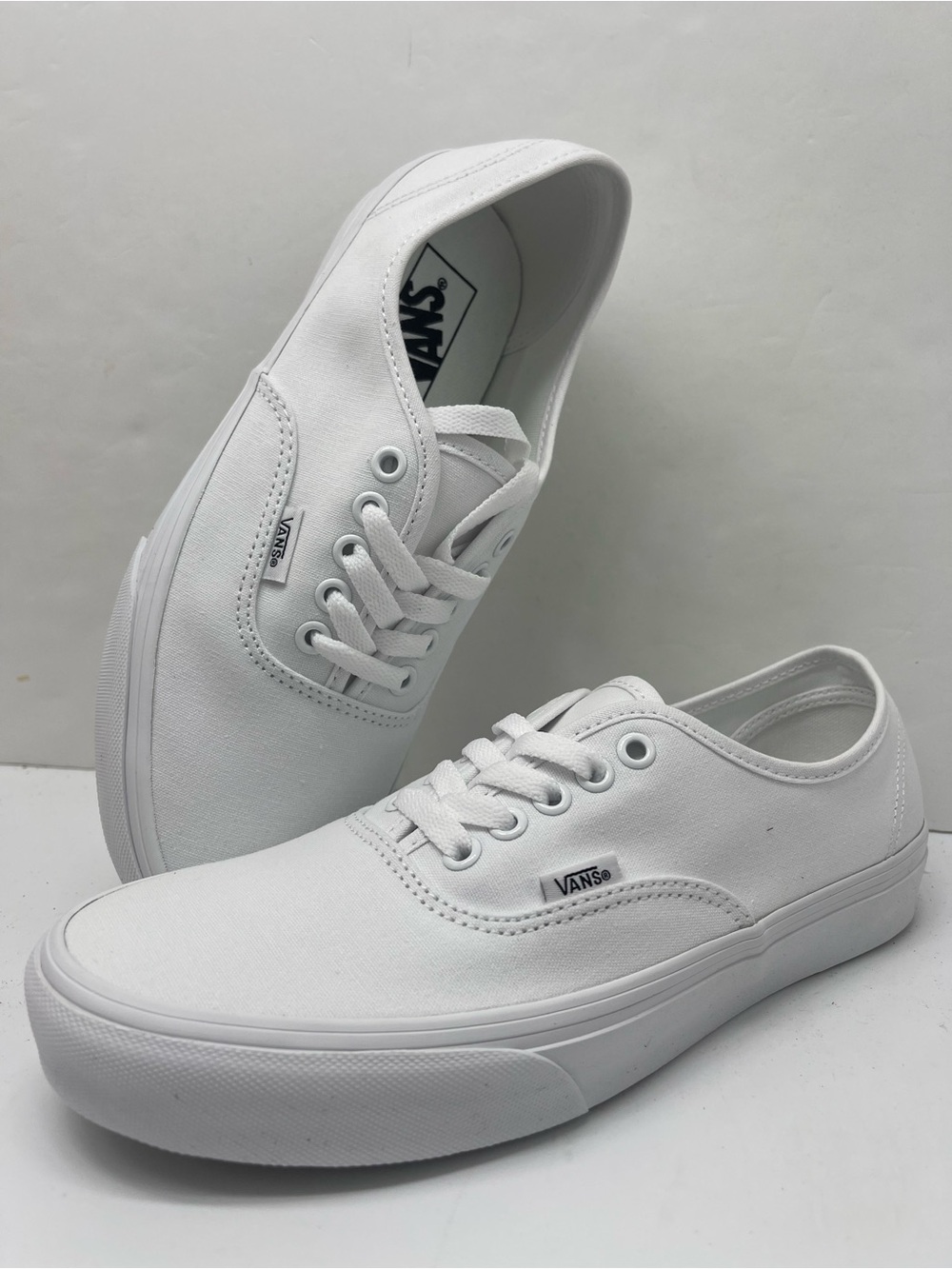 Vans WMNS Authentic True White
VN000EE3W00 Sneakers
Low-Top Canvas - Picture 16 of 16